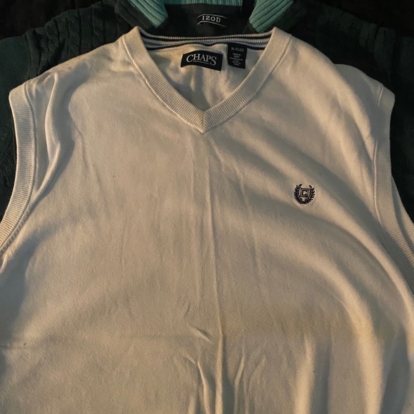 Assorted sweaters - Picture 4 of 7